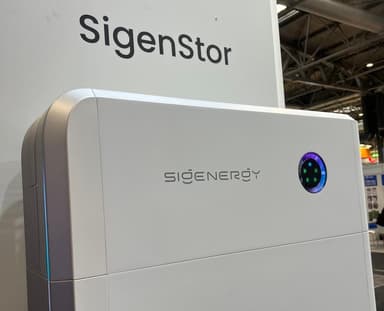 Sigenergy SigenStor energilagringssystem på mässa